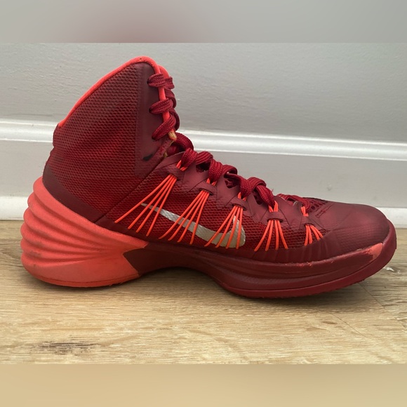 Nike Hyperdunk Sneakers - Picture 7 of 12